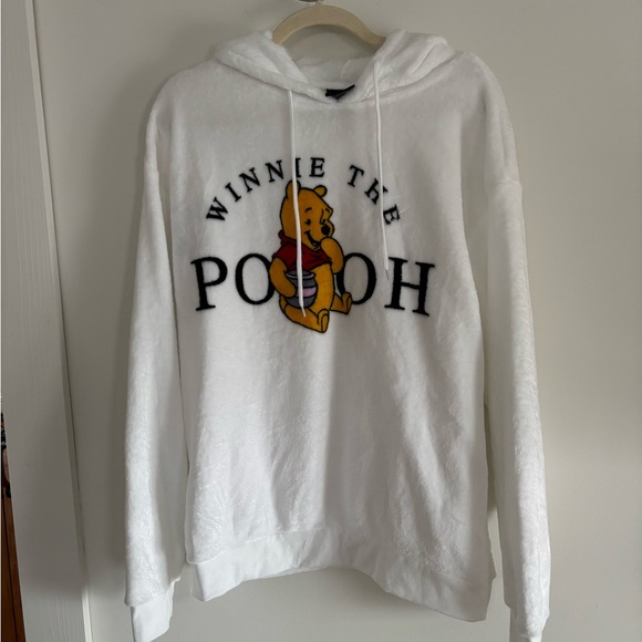 Disney Sweaters - Disney White Winnie the Pooh Fleece Pullover Hoodie Size Large